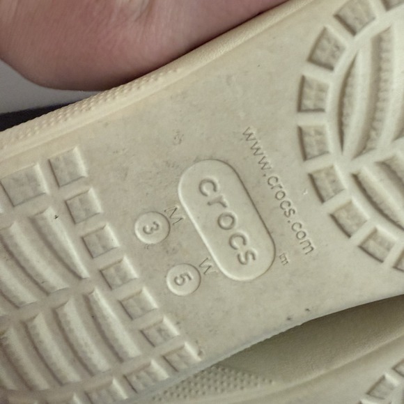 CROCS Cream Sandals - Picture 8 of 8